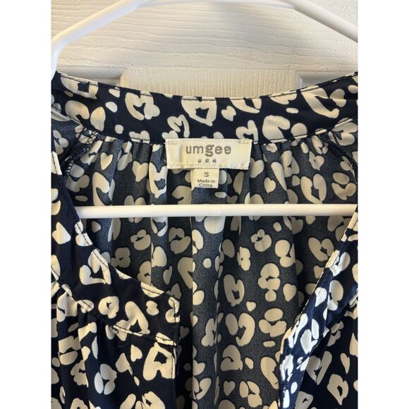 Umgee Navy And Cream Blouse Size Small - Picture 2 of 4